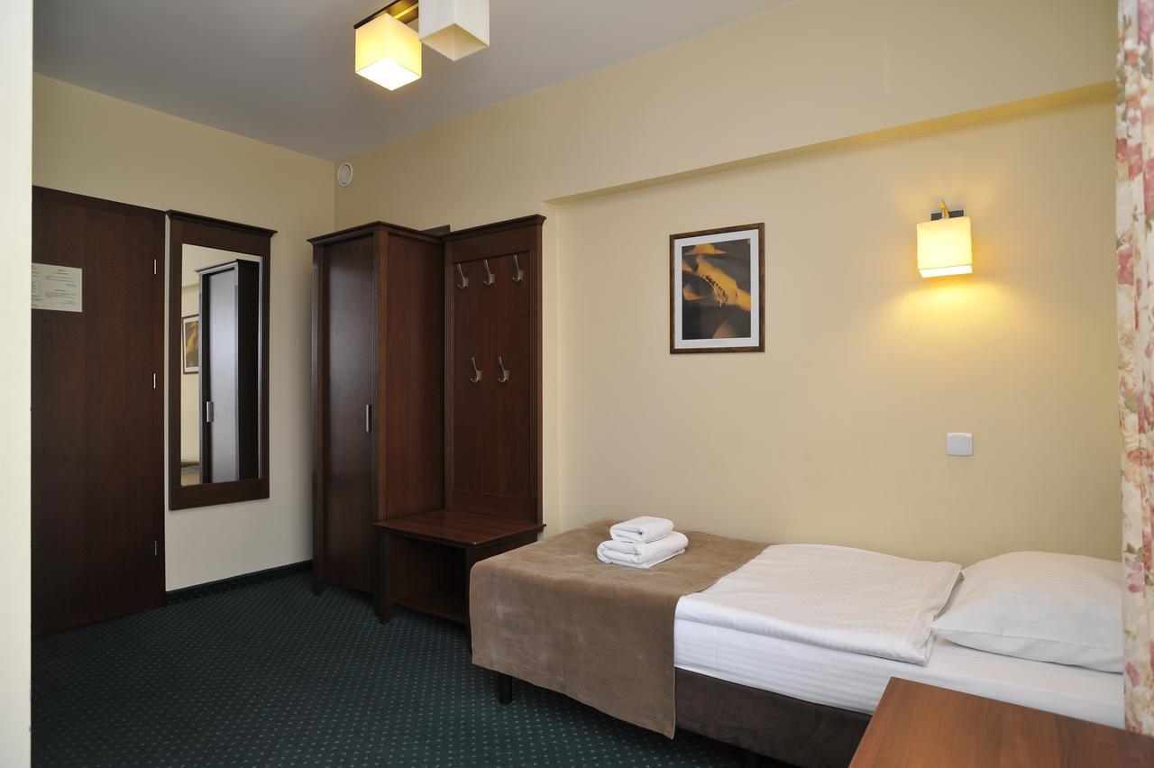 Hotel Lotos Woskrzenice Duze Exterior photo